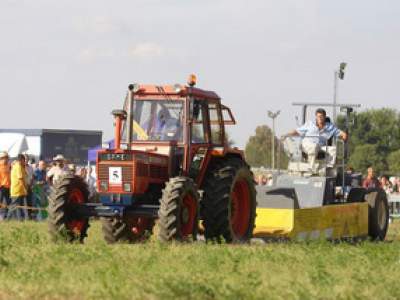 tractor-sdaz-2010-226