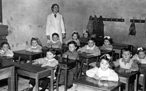 Badolo 1953 - Scuola materna gestita da personale laico.
